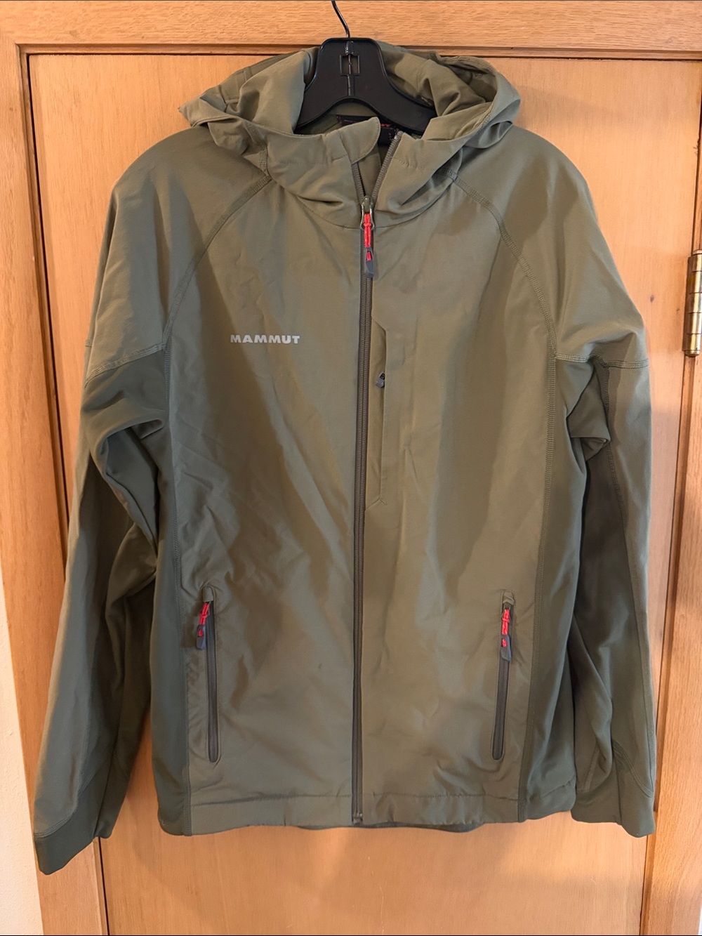 Mammut Men’s Broad Peak Light Hooded Softshell Jacket Green Size Small